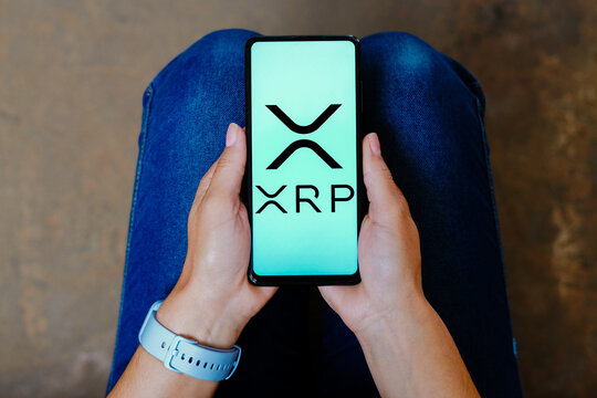 XRP Price Flashes Symmetrical Triangle From 2017, A Repeat Could Send It as Flying To $30