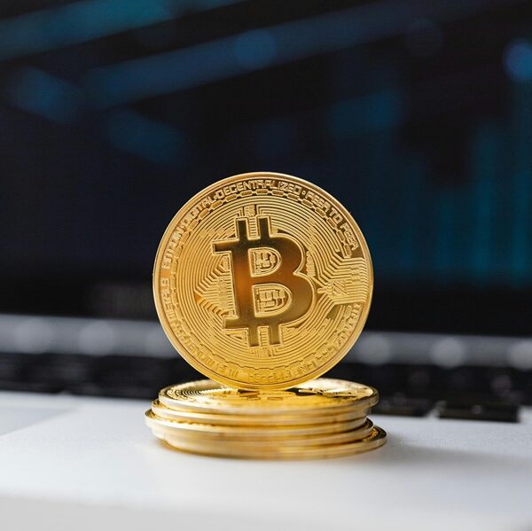 Bitcoin Stabilizes at $104,000 Mid-Range as Market Eyes…