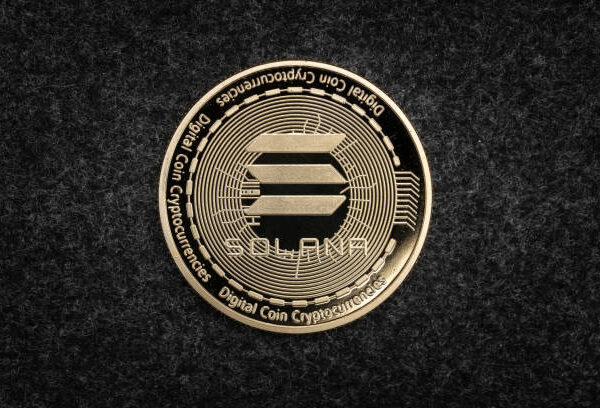 Crypto Trader Predicts Solana 50% Price Crash To…