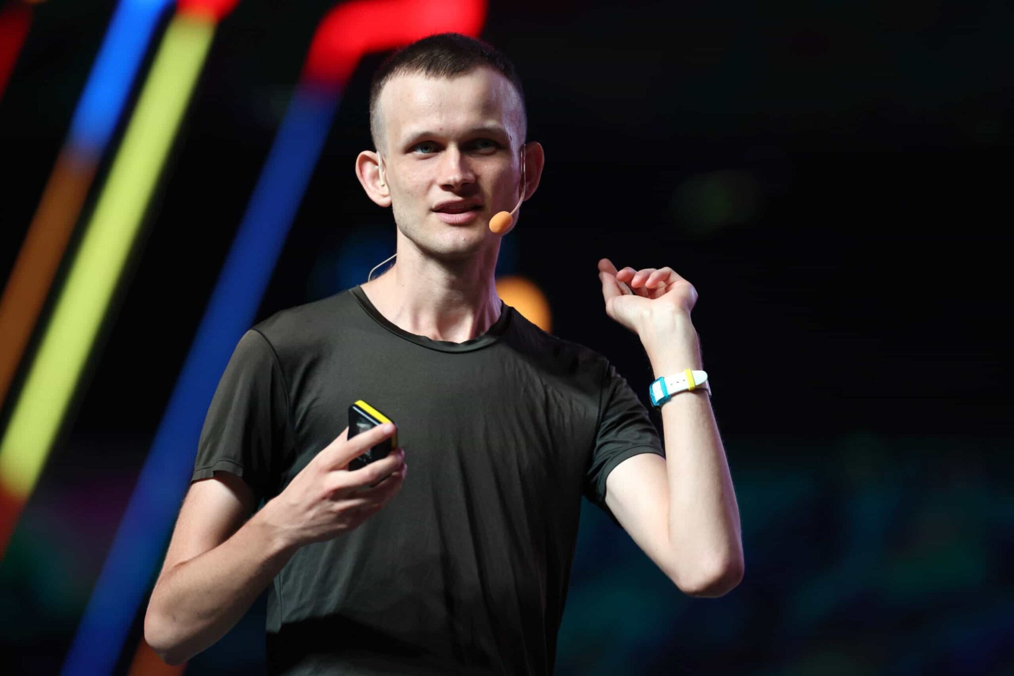 Vitalik Buterin Exceeds 16,384 ETH Selling Target with $38M in…